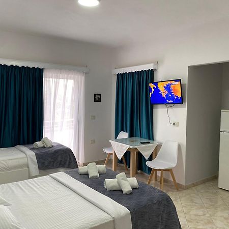 Hotel Vila Kafe Lukove Bagian luar foto
