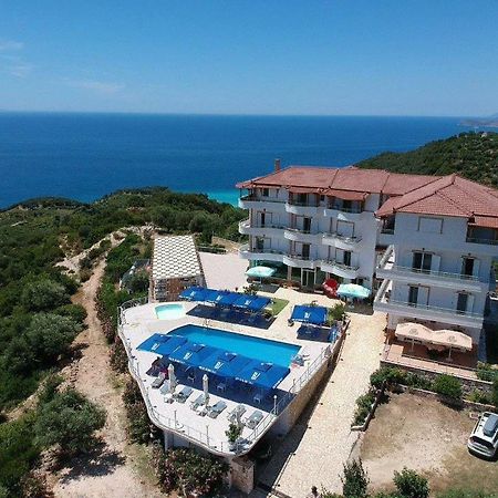 Hotel Vila Kafe Lukove Bagian luar foto