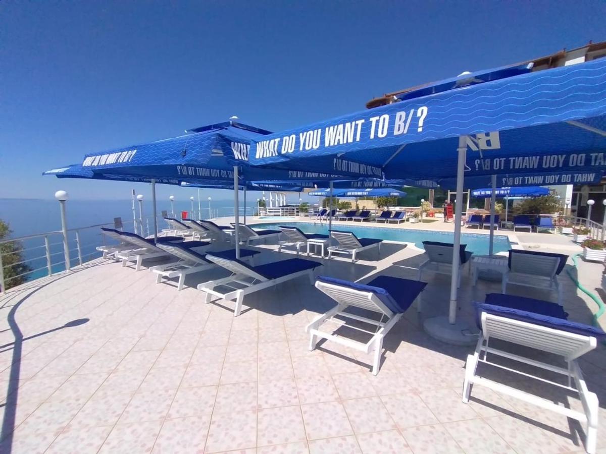 Hotel Vila Kafe Lukove Bagian luar foto