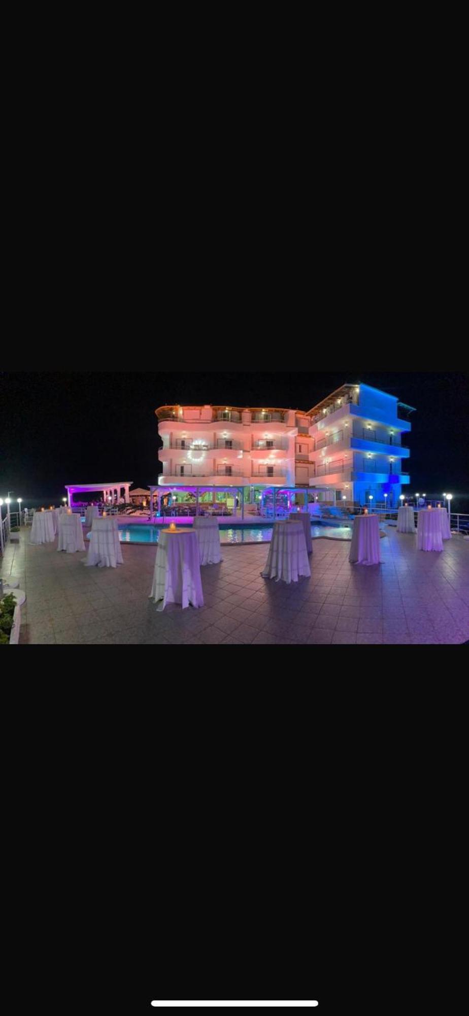 Hotel Vila Kafe Lukove Bagian luar foto