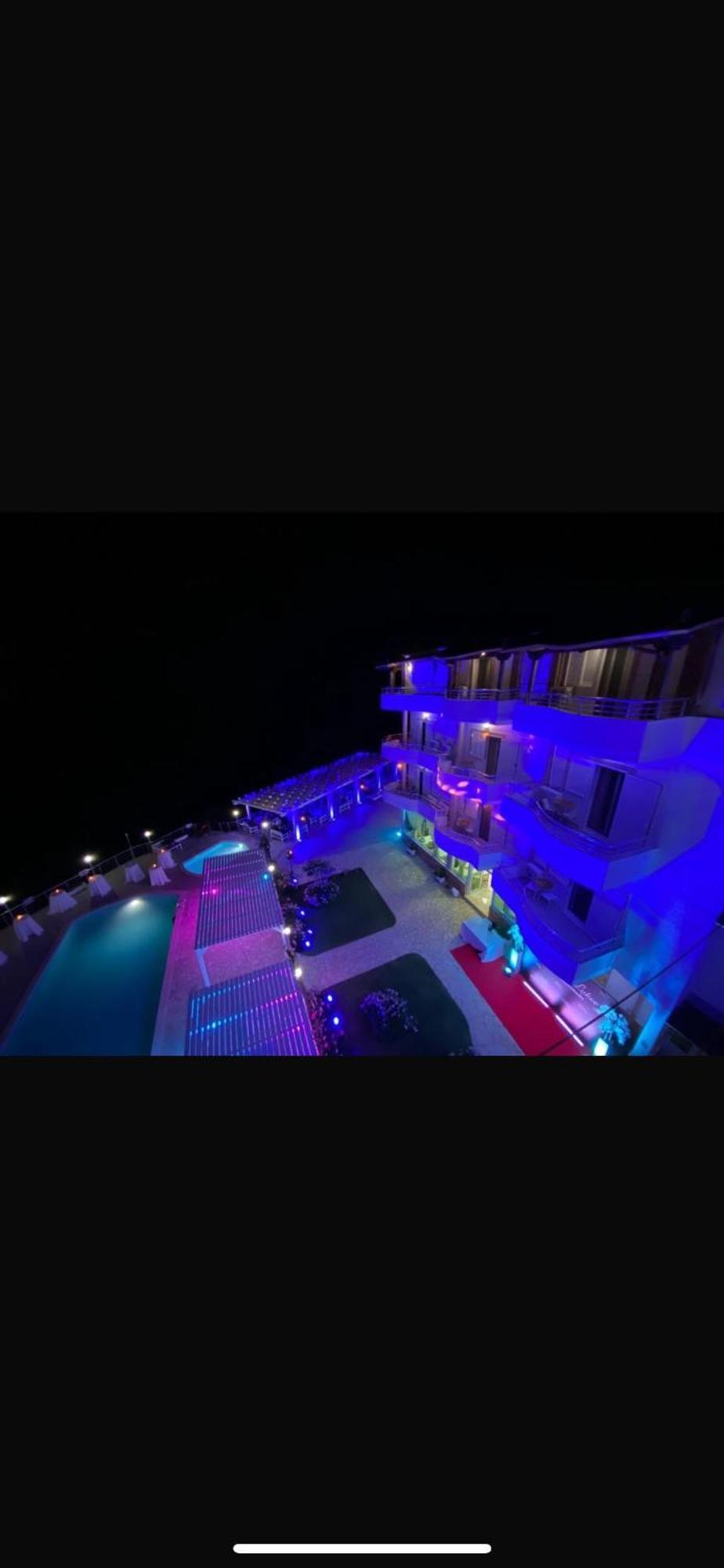 Hotel Vila Kafe Lukove Bagian luar foto