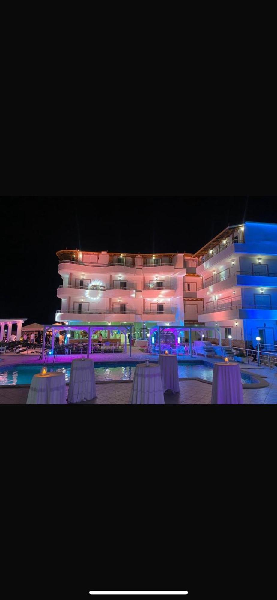 Hotel Vila Kafe Lukove Bagian luar foto