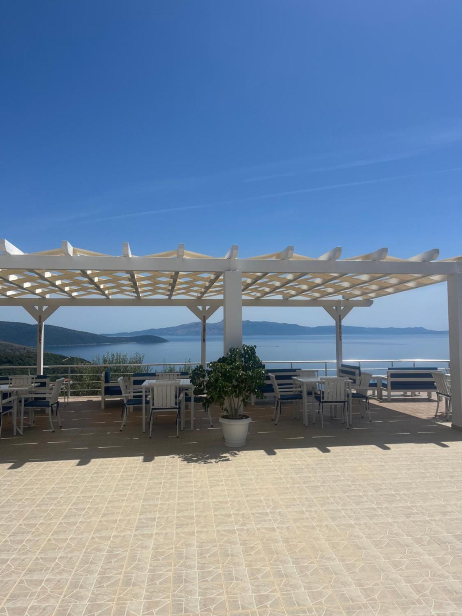 Hotel Vila Kafe Lukove Bagian luar foto