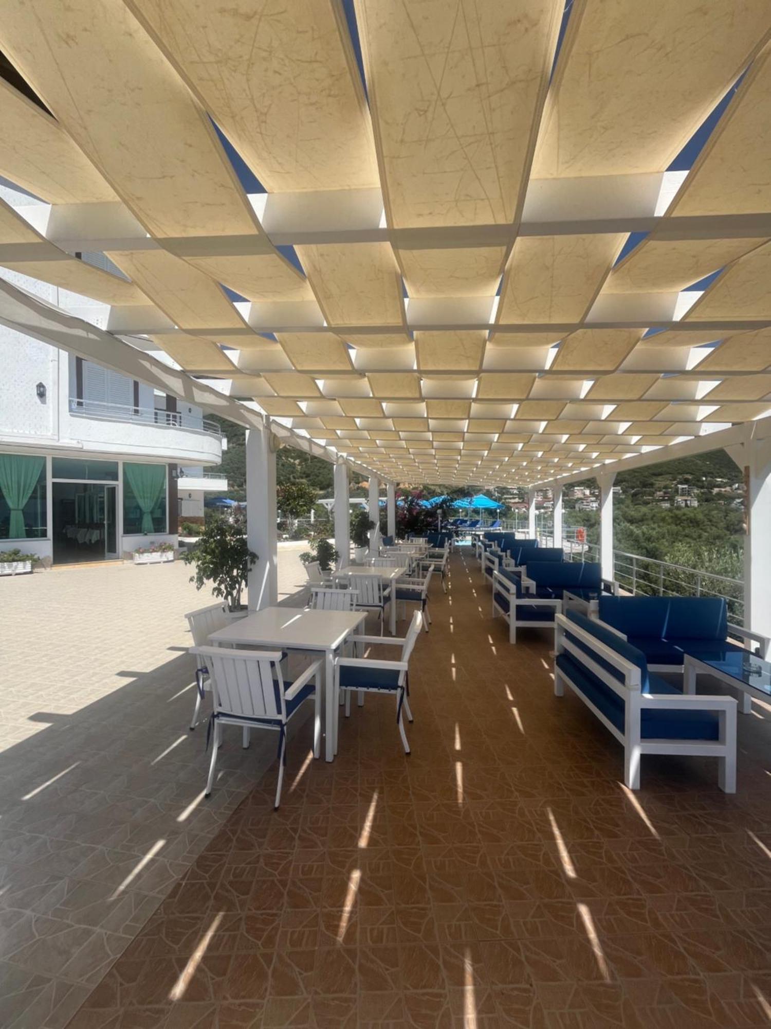 Hotel Vila Kafe Lukove Bagian luar foto