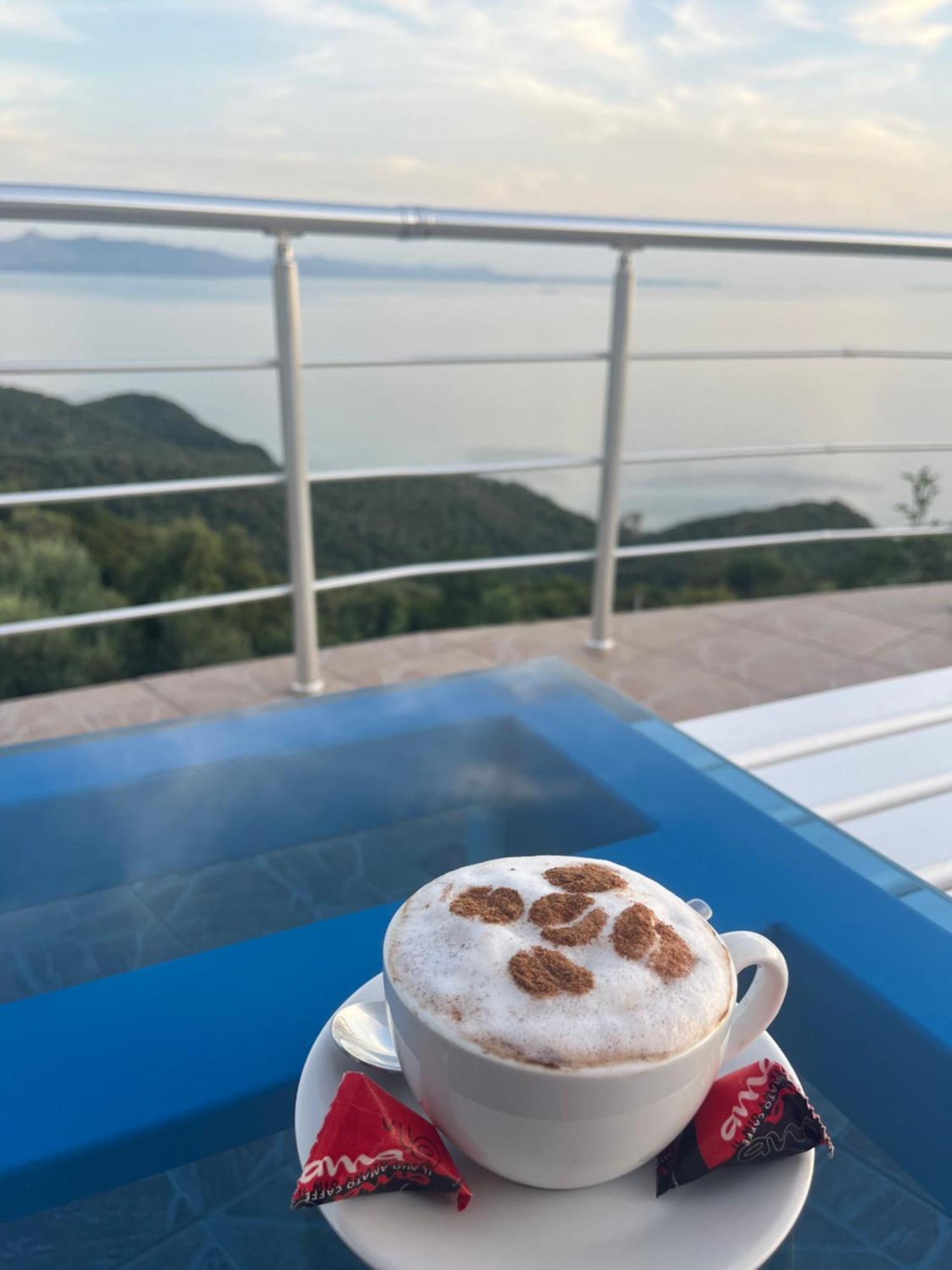 Hotel Vila Kafe Lukove Bagian luar foto