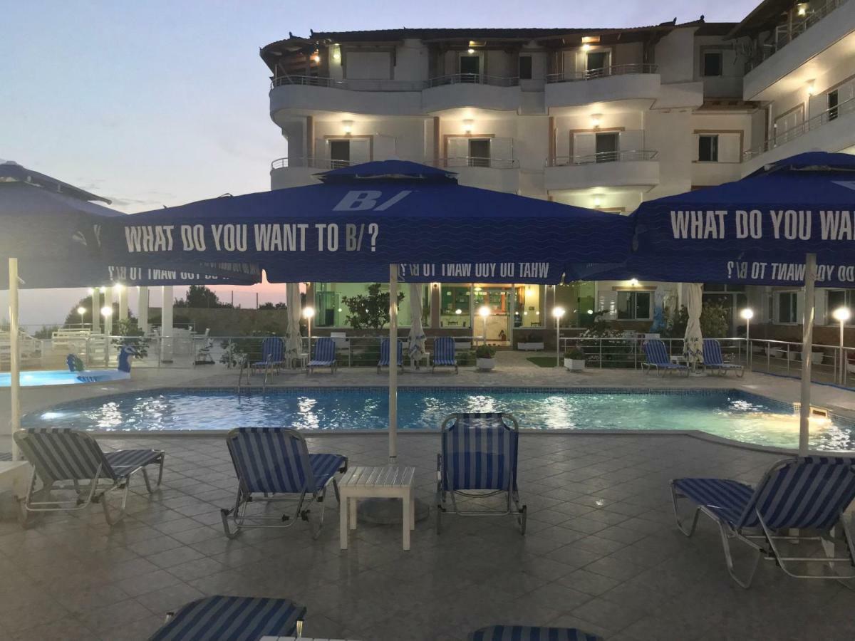 Hotel Vila Kafe Lukove Bagian luar foto