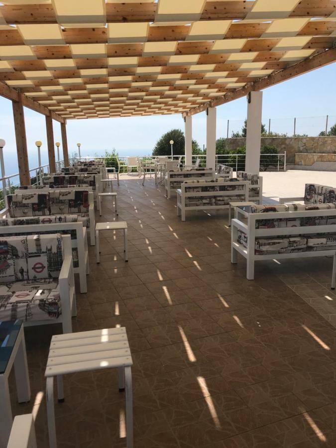 Hotel Vila Kafe Lukove Bagian luar foto